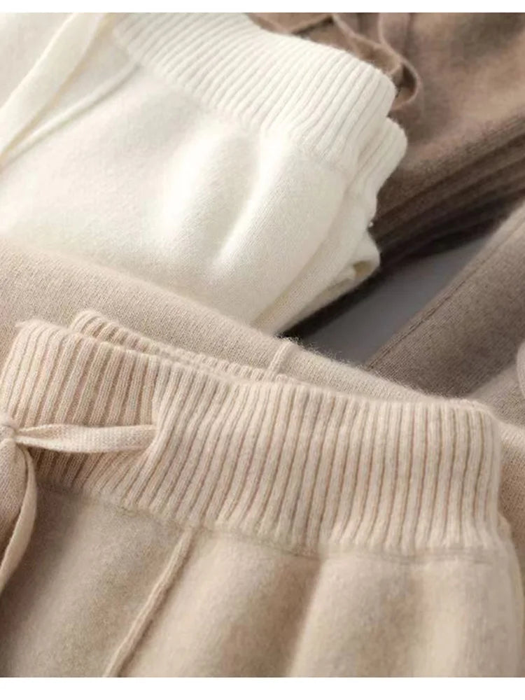 100% Cashmere High-Waisted Wide-Leg Knit Trousers - Soft & Warm