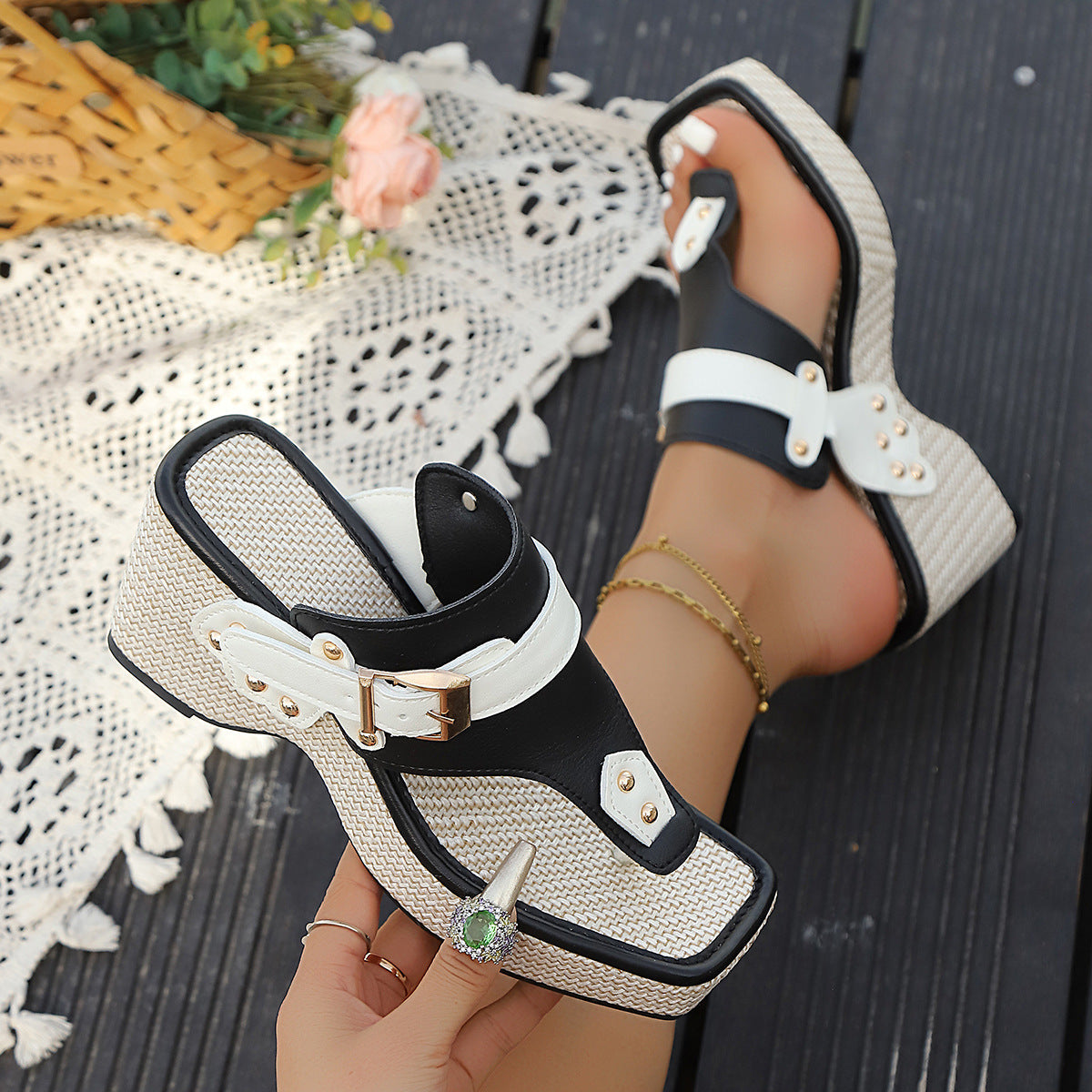 Image of Carol | Women's Toe Ring Heeled Sandals