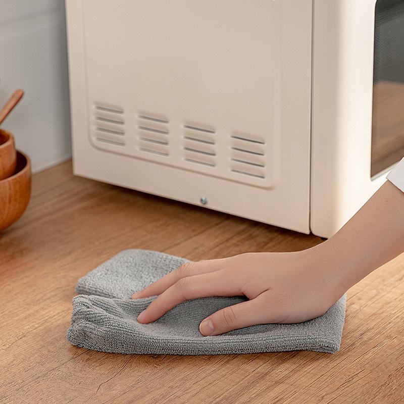 Cleaner Pro° Retractable Cleaner: Long Handle Microfiber Retractable Cleaner