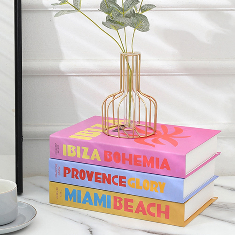 Decoration Books | Brighten up your living room with these cheerful decor