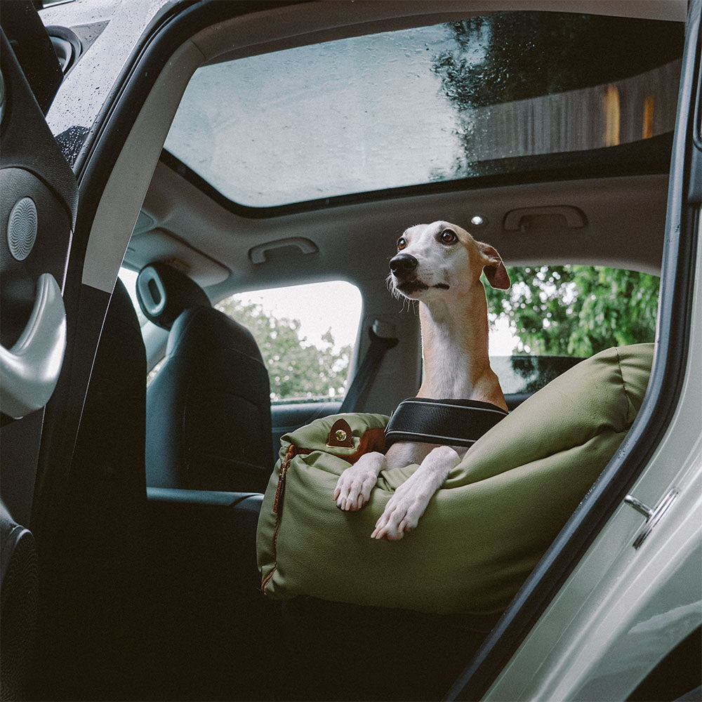 Dog Car Seat Bed Made of Faux Leather - Protection and Comfort
