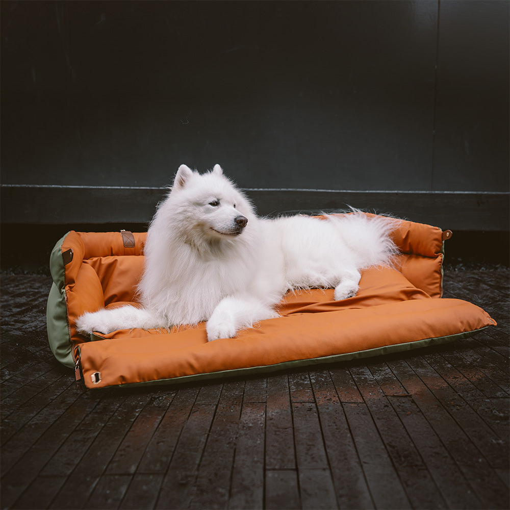 Dog Car Seat Bed Made of Faux Leather - Protection and Comfort