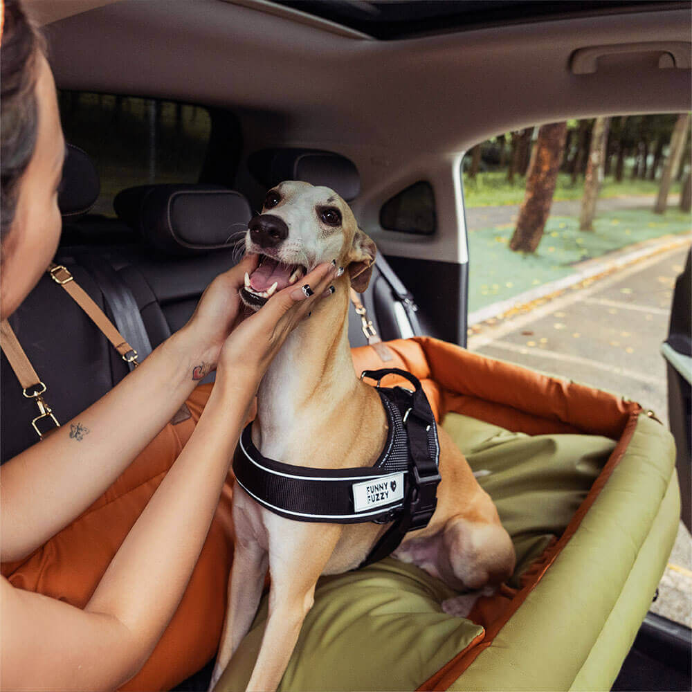 Dog Car Seat Bed Made of Faux Leather - Protection and Comfort