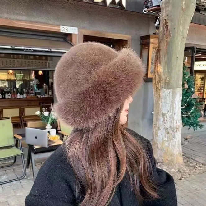 Elegant Winter Hat in Luxurious Design for Women