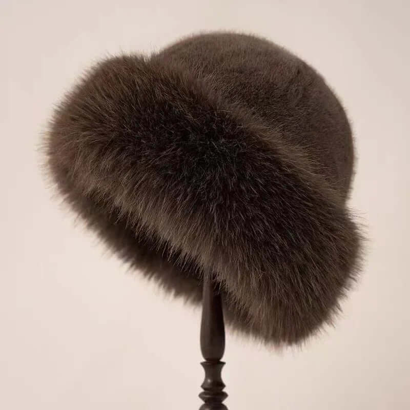 Elegant Winter Hat in Luxurious Design for Women