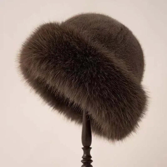 Elegant Winter Hat in Luxurious Design for Women