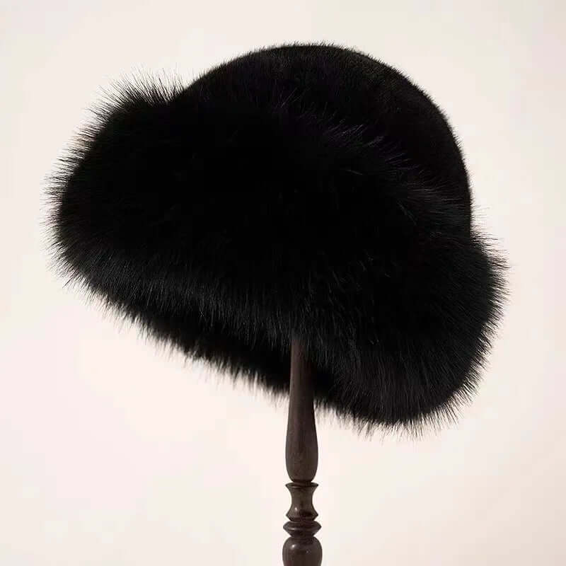 Elegant Winter Hat in Luxurious Design for Women