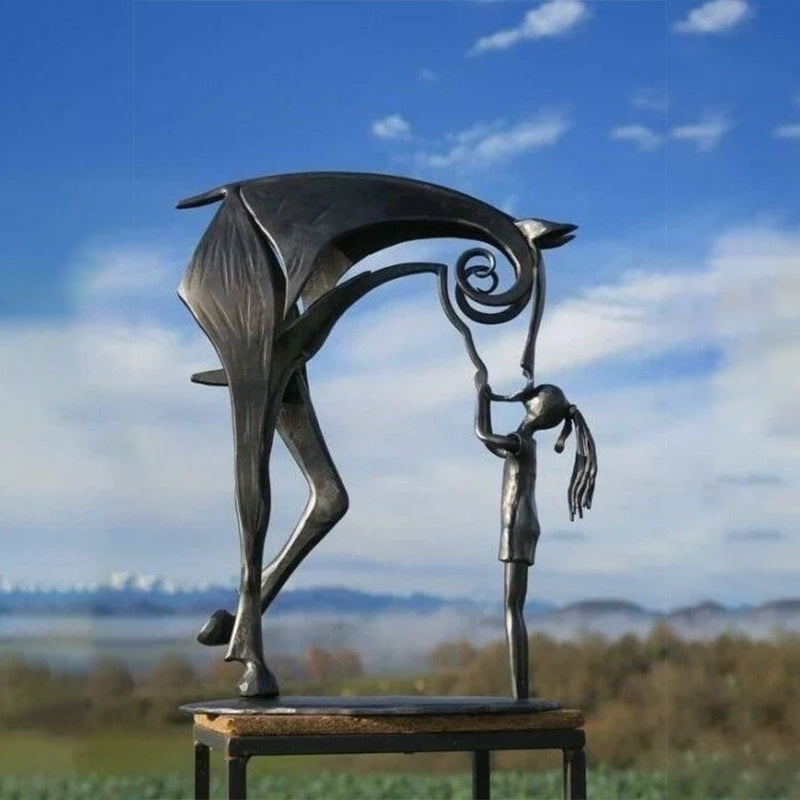 FleekFit | Kiss Horse Sculpture