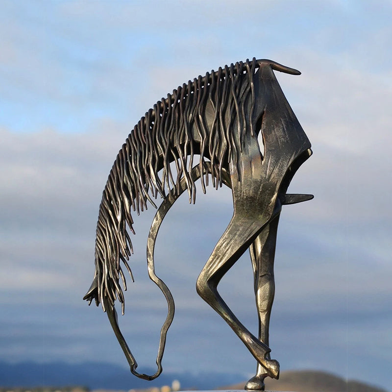 FleekFit | Kiss Horse Sculpture