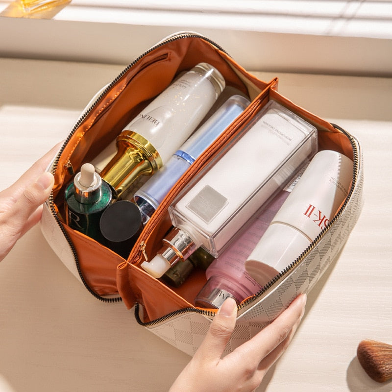 FleekFit | Luxury Checkered Make-up Cosmetic Bag