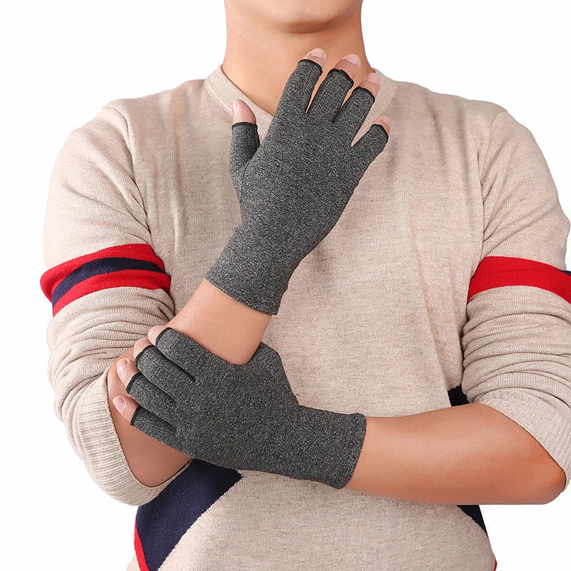 FleekFit | RelievoGlove Half Finger Compression Glove
