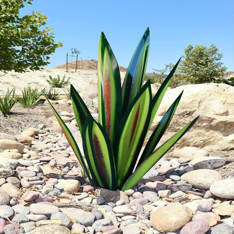 FleekFit | Waterproof Solar Garden Agave Lamp as Decoration