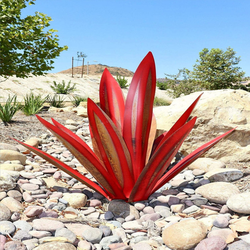 FleekFit | Waterproof Solar Garden Agave Lamp as Decoration