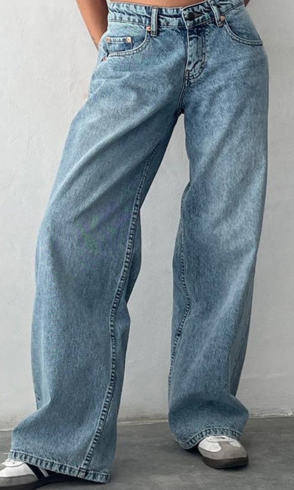 Low-Rise Jeans | Comfort and Style | Trendy Denim