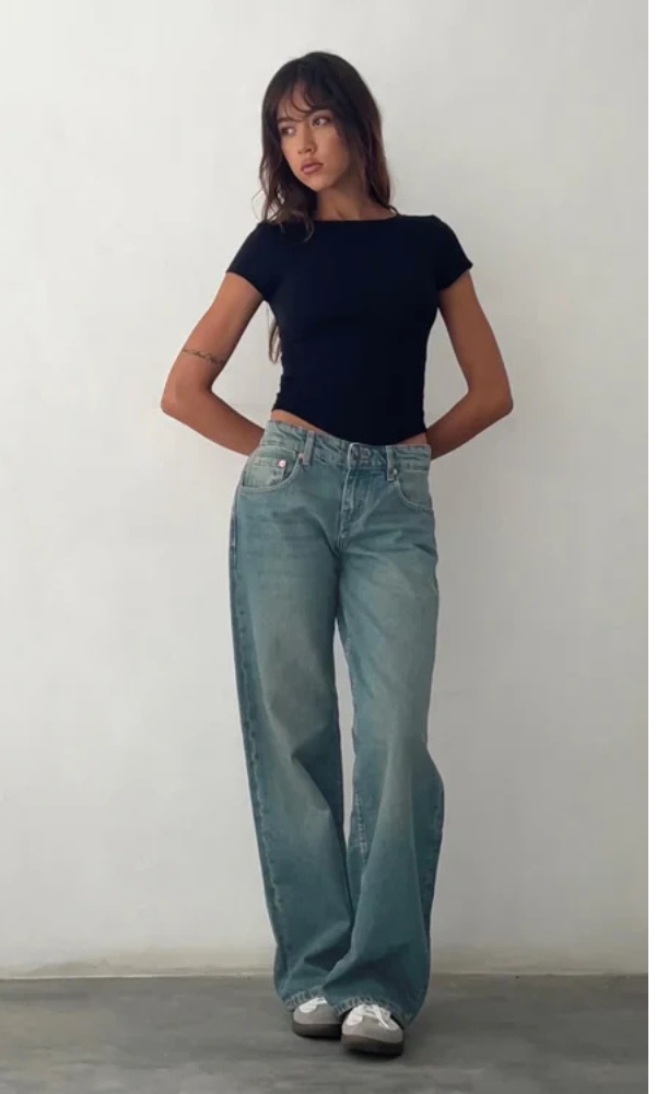 Low-Rise Jeans | Comfort and Style | Trendy Denim