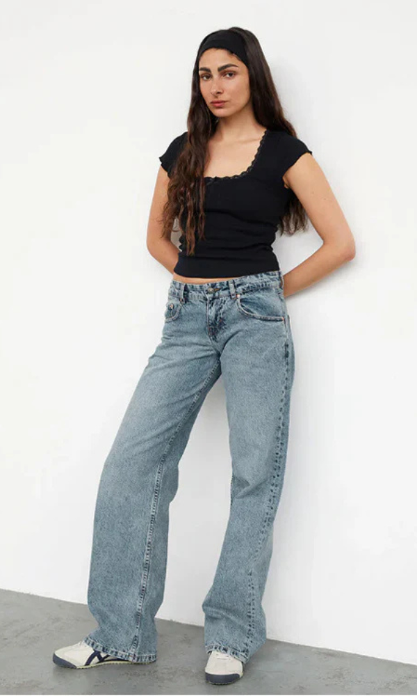Low-Rise Jeans | Comfort and Style | Trendy Denim