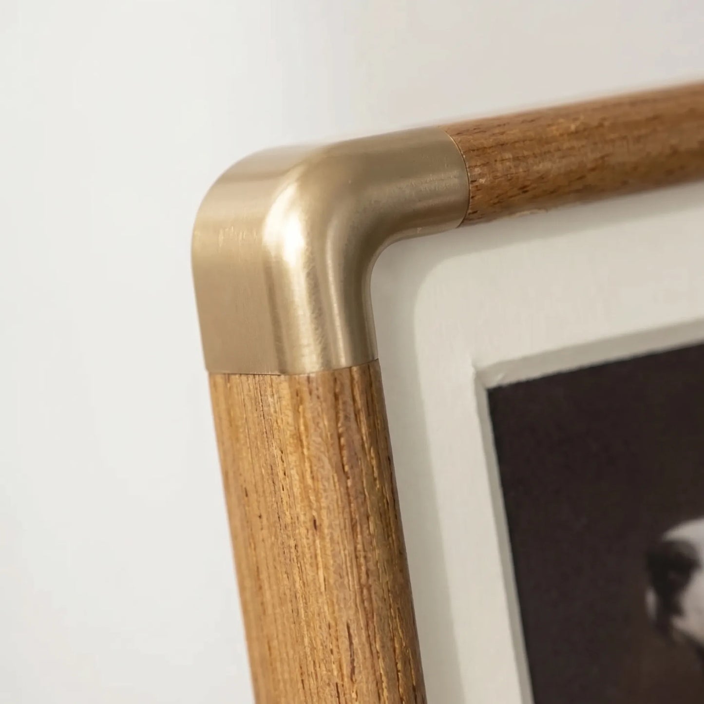 Memoris - Freestanding Vintage Picture Frame