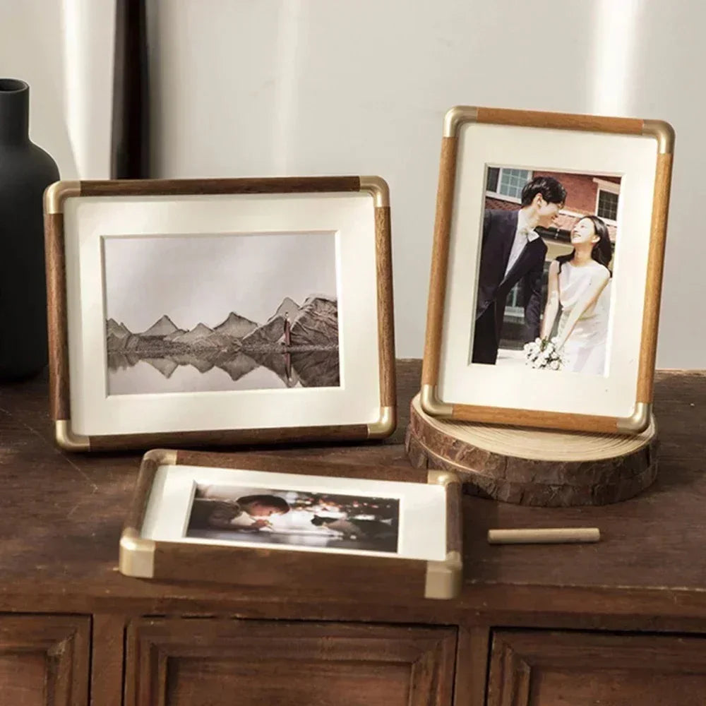 Memoris - Freestanding Vintage Picture Frame