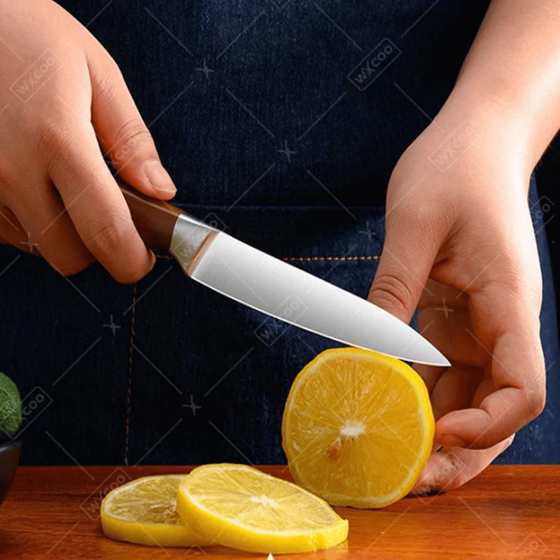 Professional Santoku Kitchen Knife – Sharp and Ergonomic, Ideal for Everyday Cooking