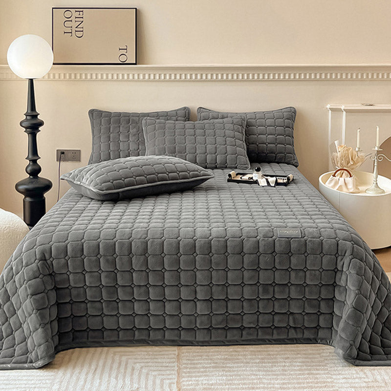 Soft Daybed Cover - Modern, Fluffy & Cozy