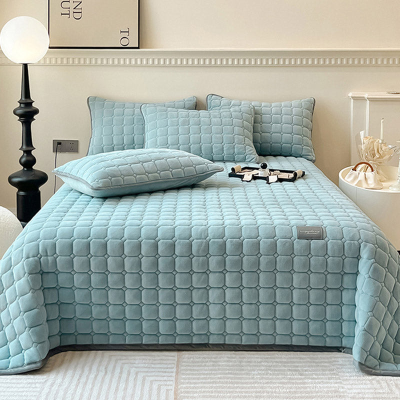 Soft Daybed Cover - Modern, Fluffy & Cozy