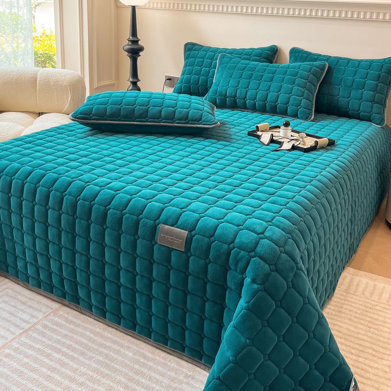 Soft Daybed Cover - Modern, Fluffy & Cozy