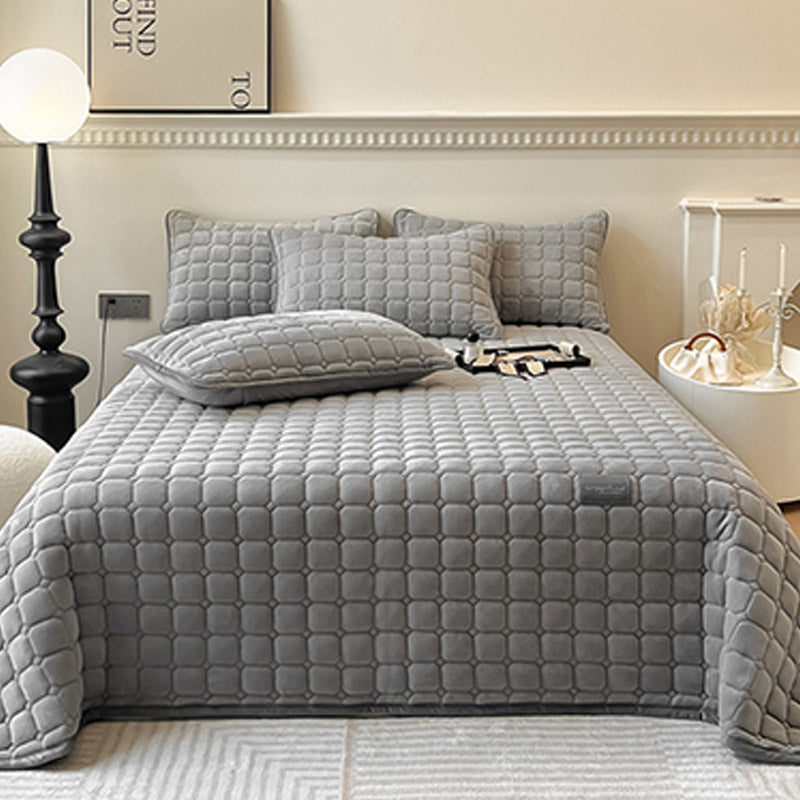 Soft Daybed Cover - Modern, Fluffy & Cozy