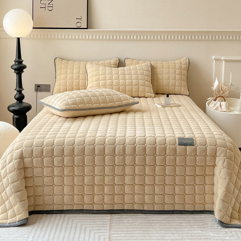 Soft Daybed Cover - Modern, Fluffy & Cozy