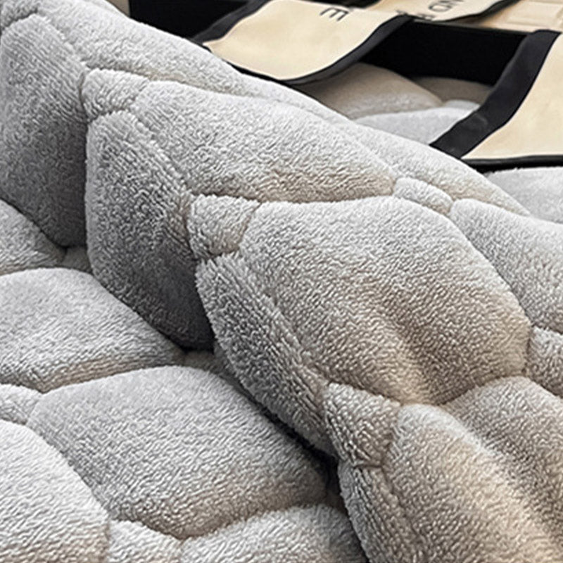 Soft Daybed Cover - Modern, Fluffy & Cozy