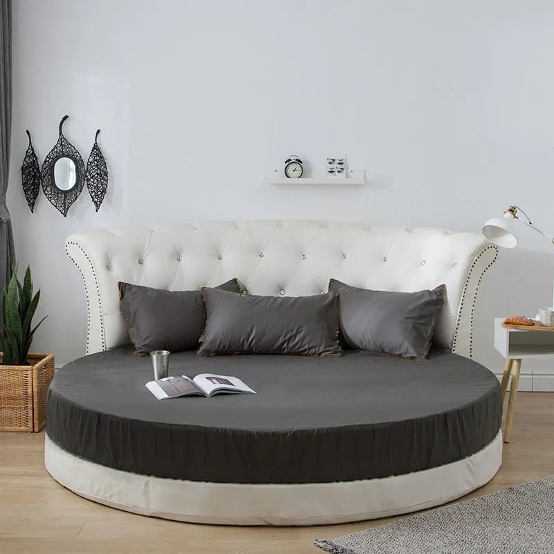 Soft Fitted Sheet – Round Shape and Comfortable Material – Perfect for a Cozy Bedroom