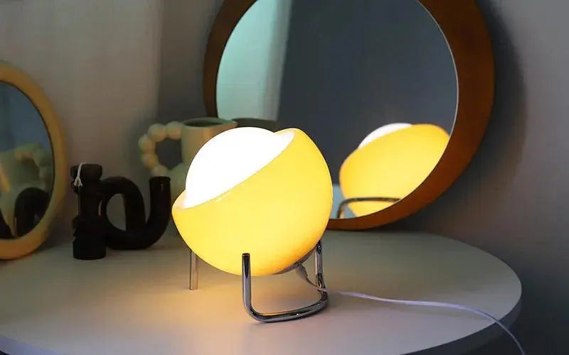 SpotLight | Vintage-inspired Retro Nordic Desk Lamp