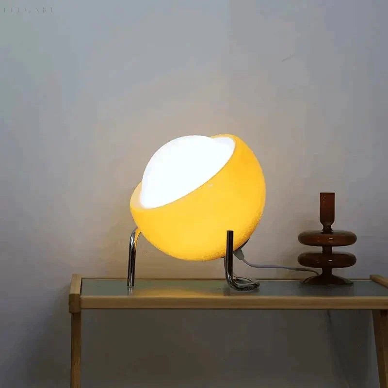SpotLight | Vintage-inspired Retro Nordic Desk Lamp
