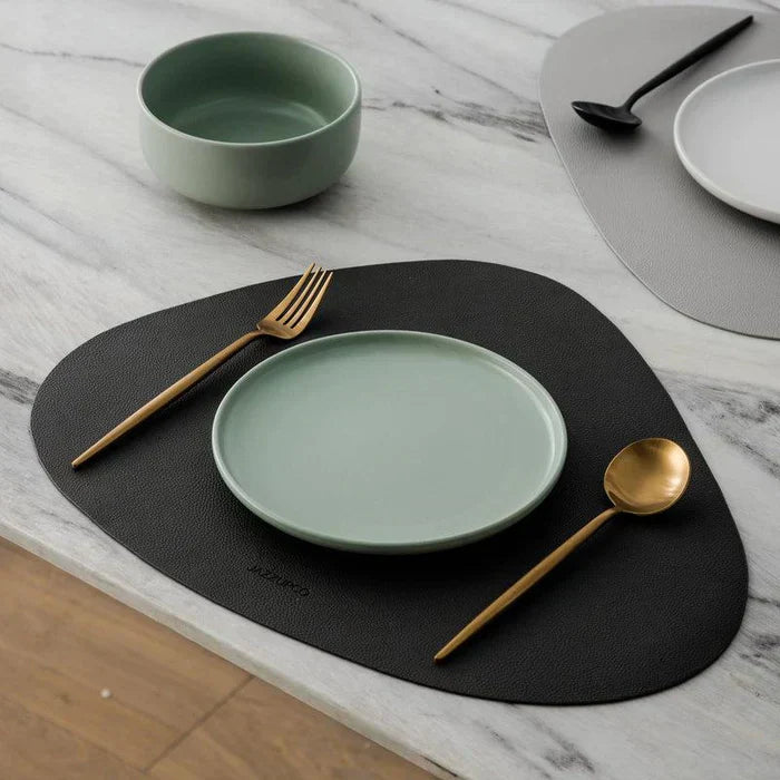 Stainless Steel Cutlery in a Minimalist Set – Elegance and Practicality – Perfect for Home and Restaurant