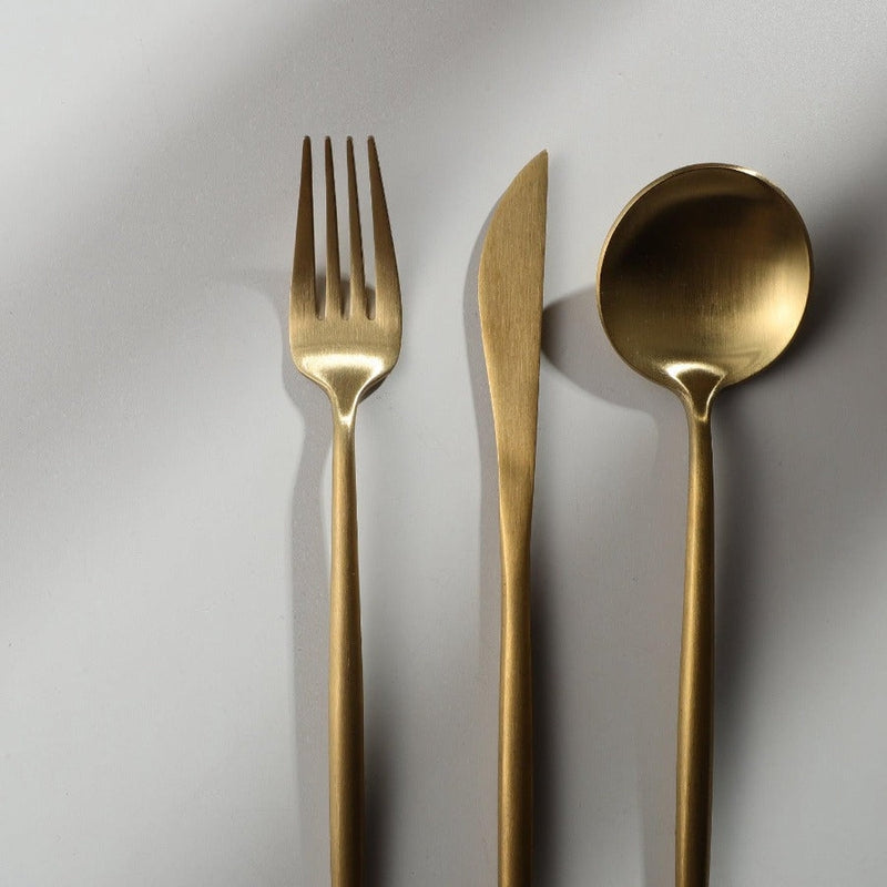 Stainless Steel Cutlery in a Minimalist Set – Elegance and Practicality – Perfect for Home and Restaurant
