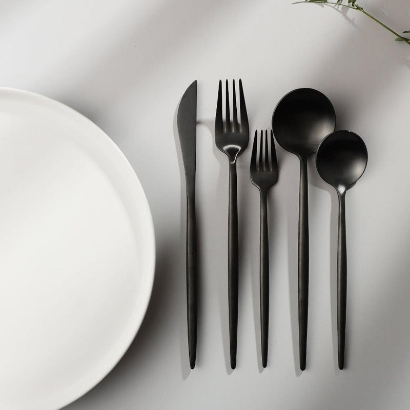 Stainless Steel Cutlery in a Minimalist Set – Elegance and Practicality – Perfect for Home and Restaurant