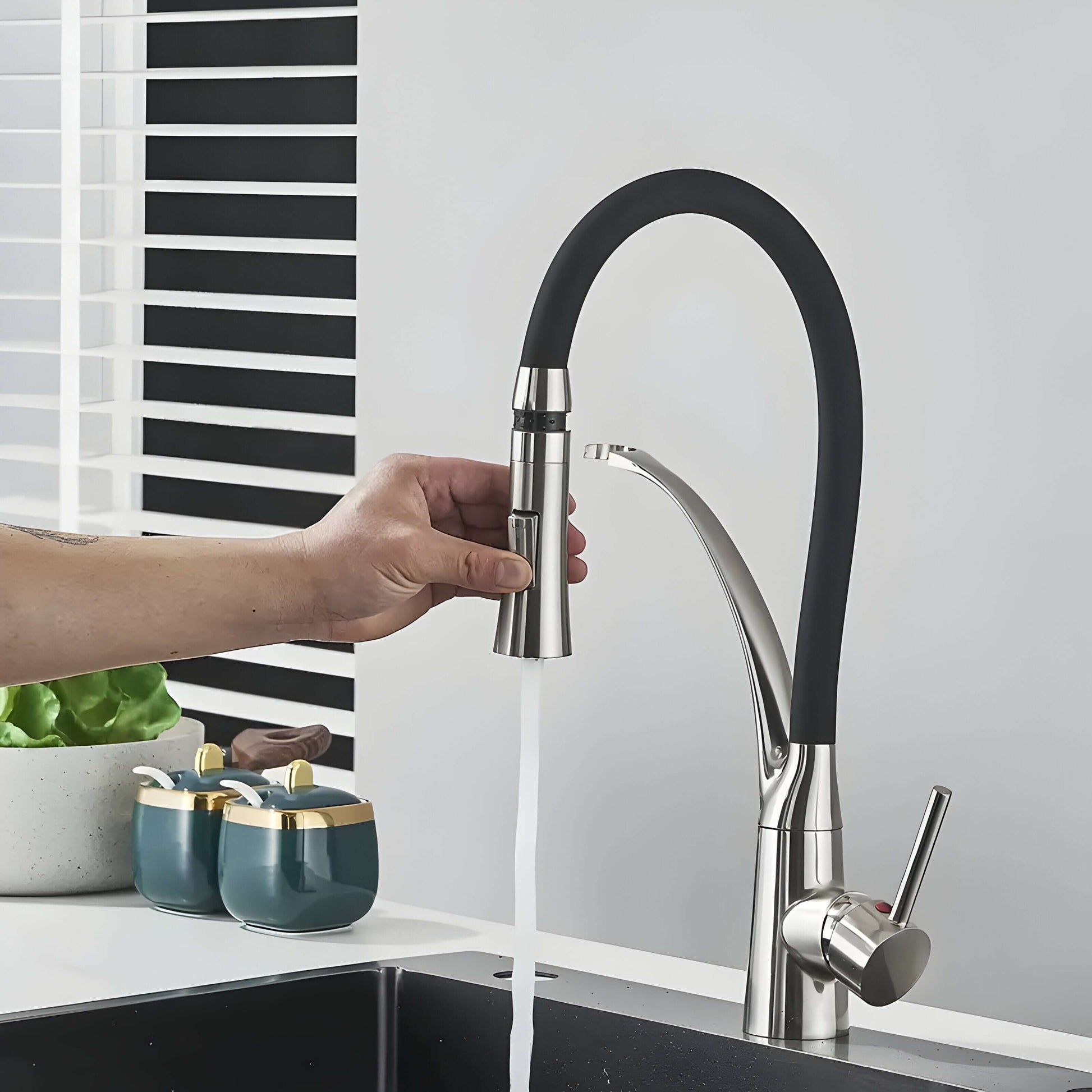 Stainless Steel Faucet - 360° Kitchen Faucet with Pull-Out Spray