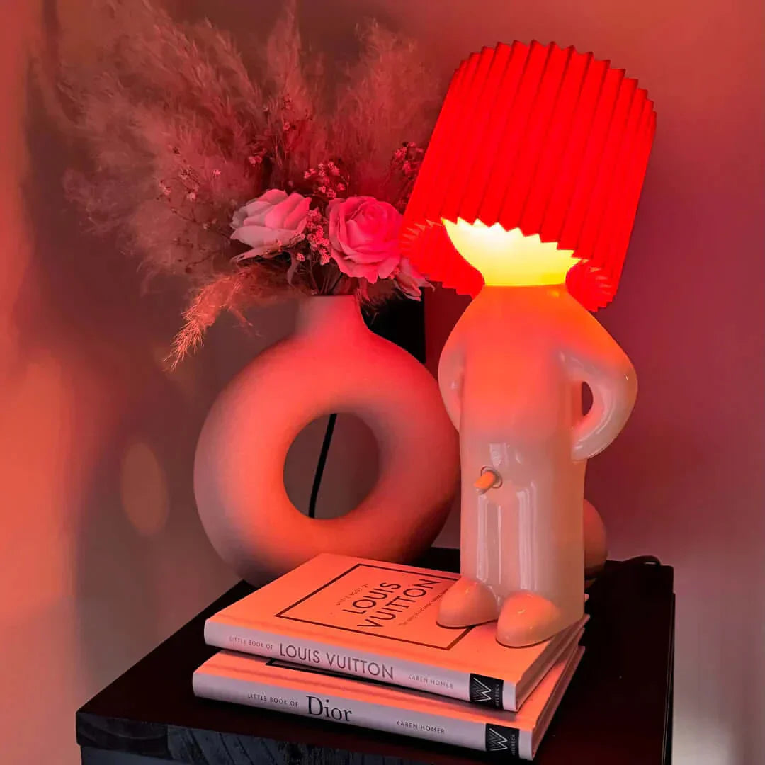 The Modest Man | The Lamp with Humor