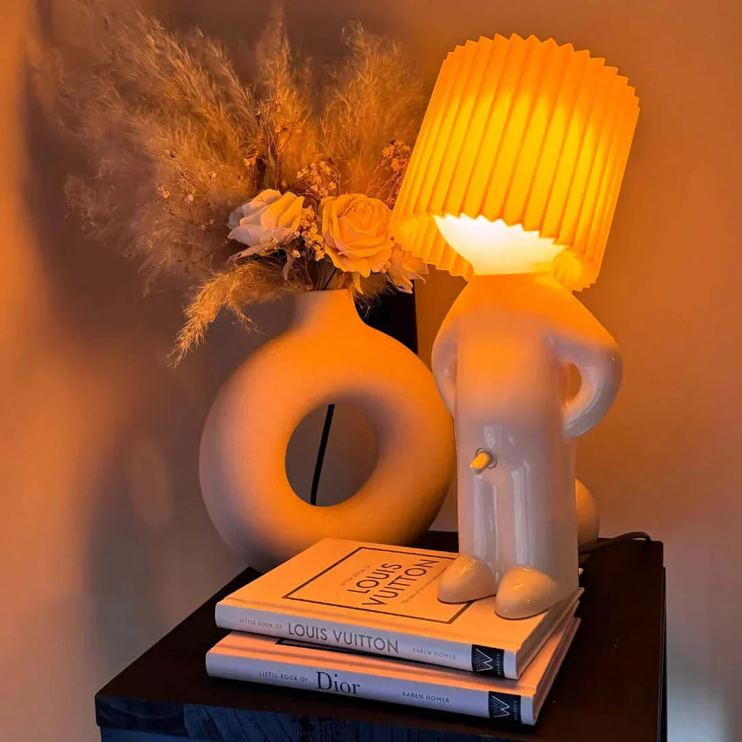 The Modest Man | The Lamp with Humor