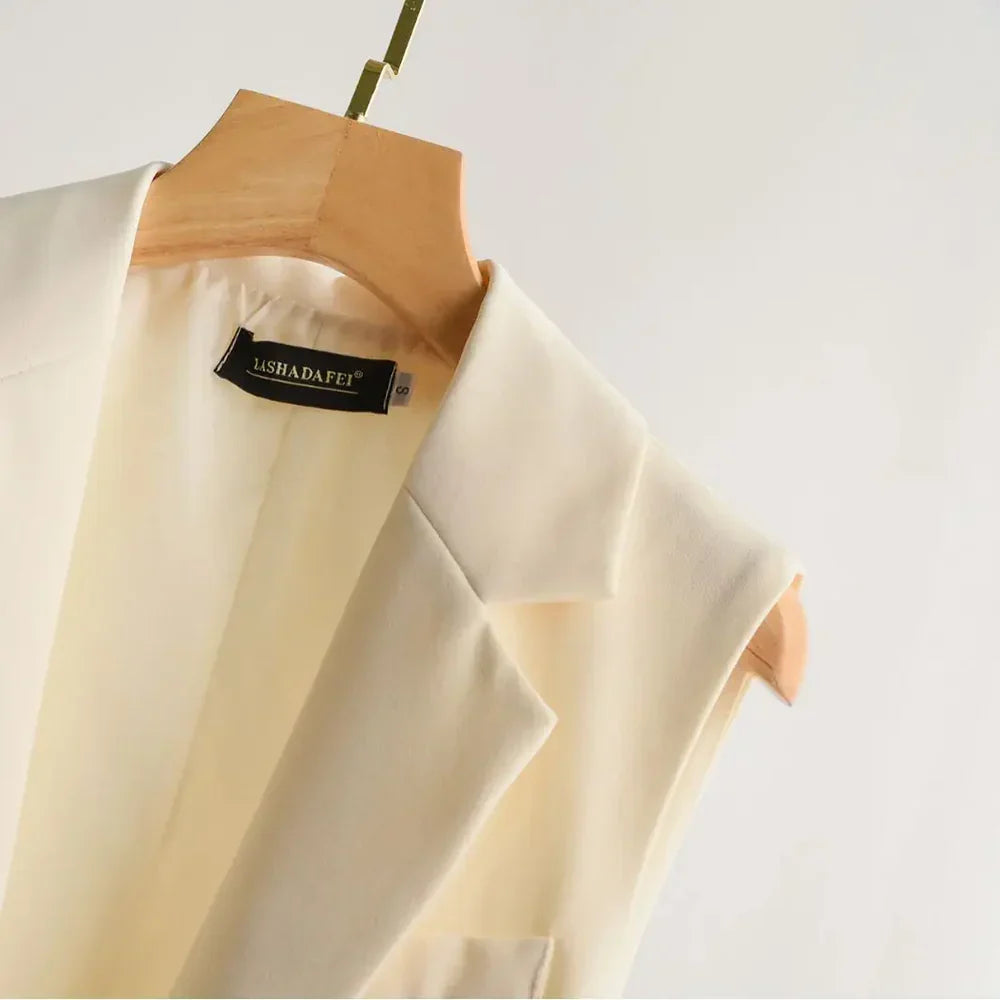 Trendy Sleeveless Blazer