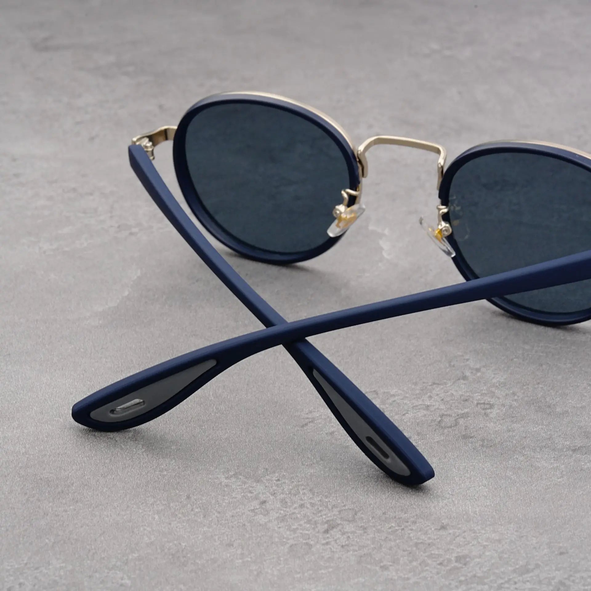 Unisex Retro Round Sunglasses