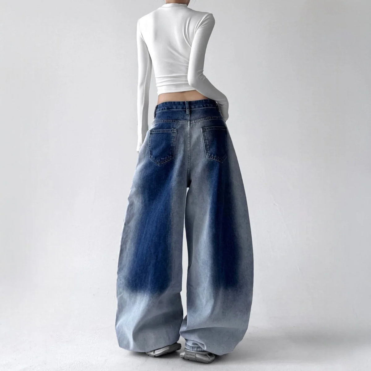 Women's Belted Baggy Wide-Leg Jeans