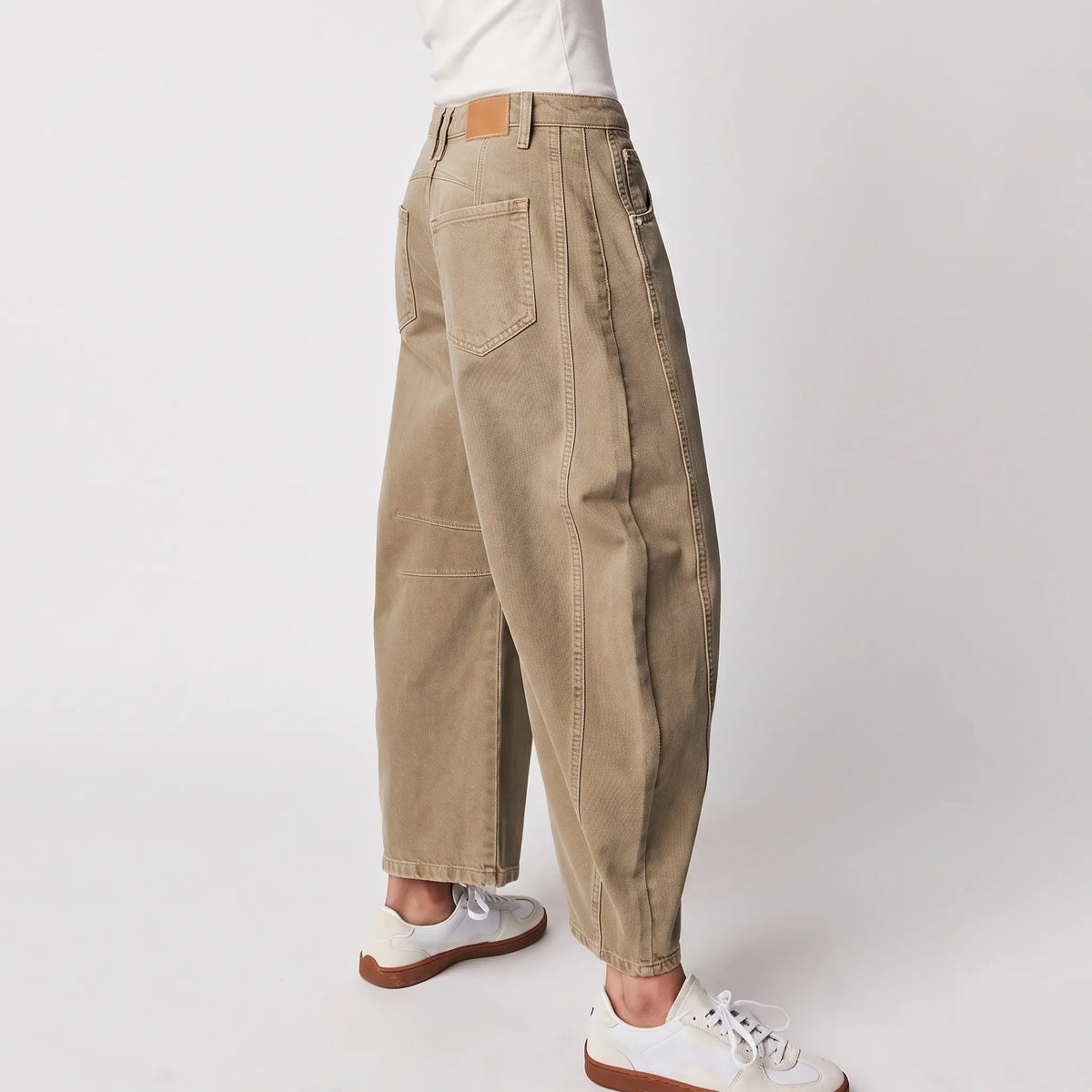 Women's Casual Barrel-Leg Jeans