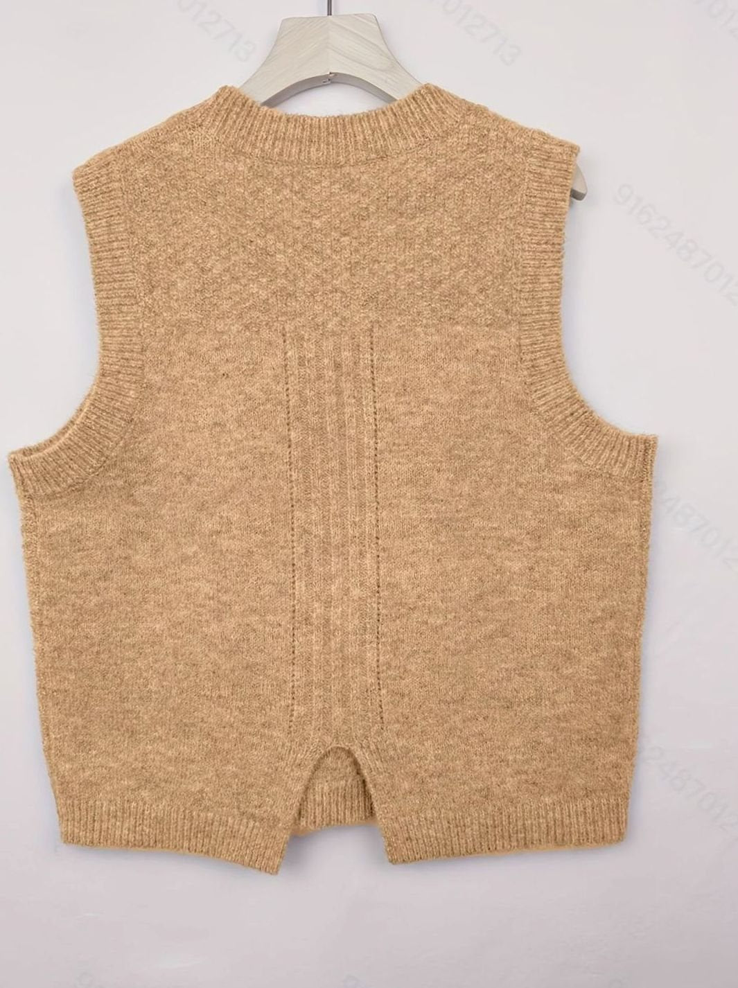 Women's Round-Neck Cable-Knit Sleeveless Sweater Vest