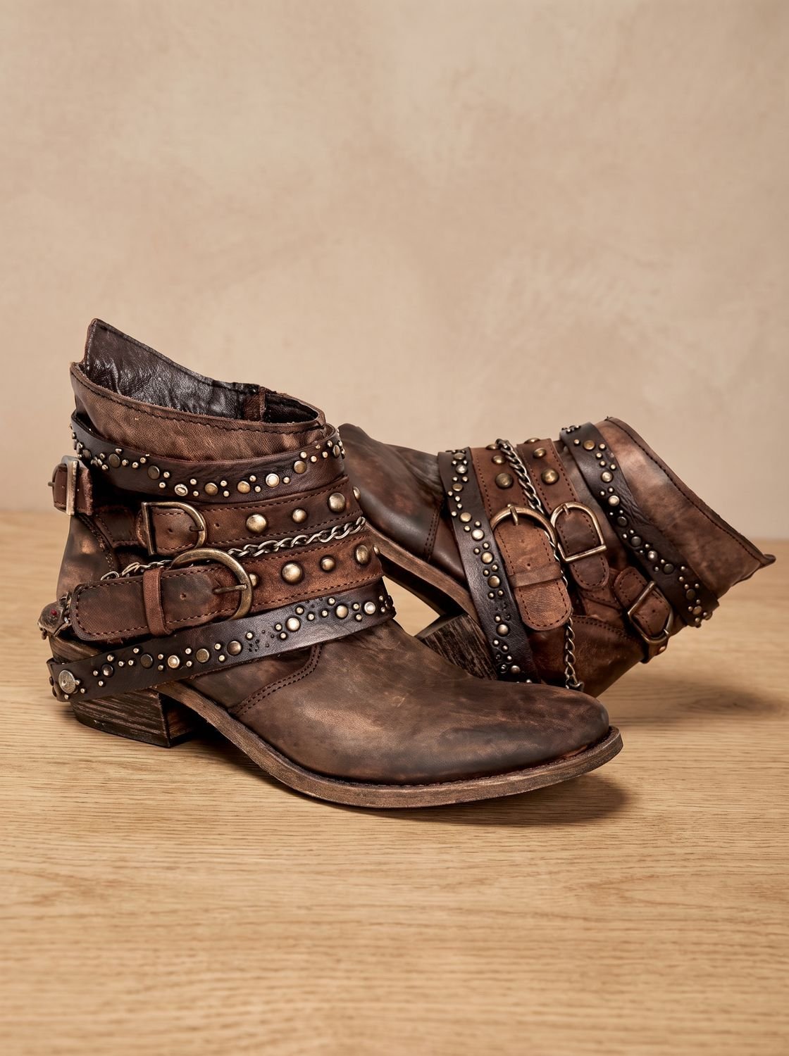 Women's Vintage Studded Buckle Strap Western Ankle Boots
