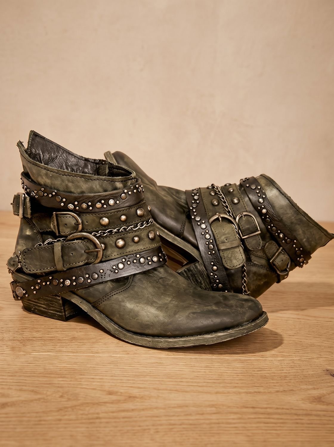 Women's Vintage Studded Buckle Strap Western Ankle Boots