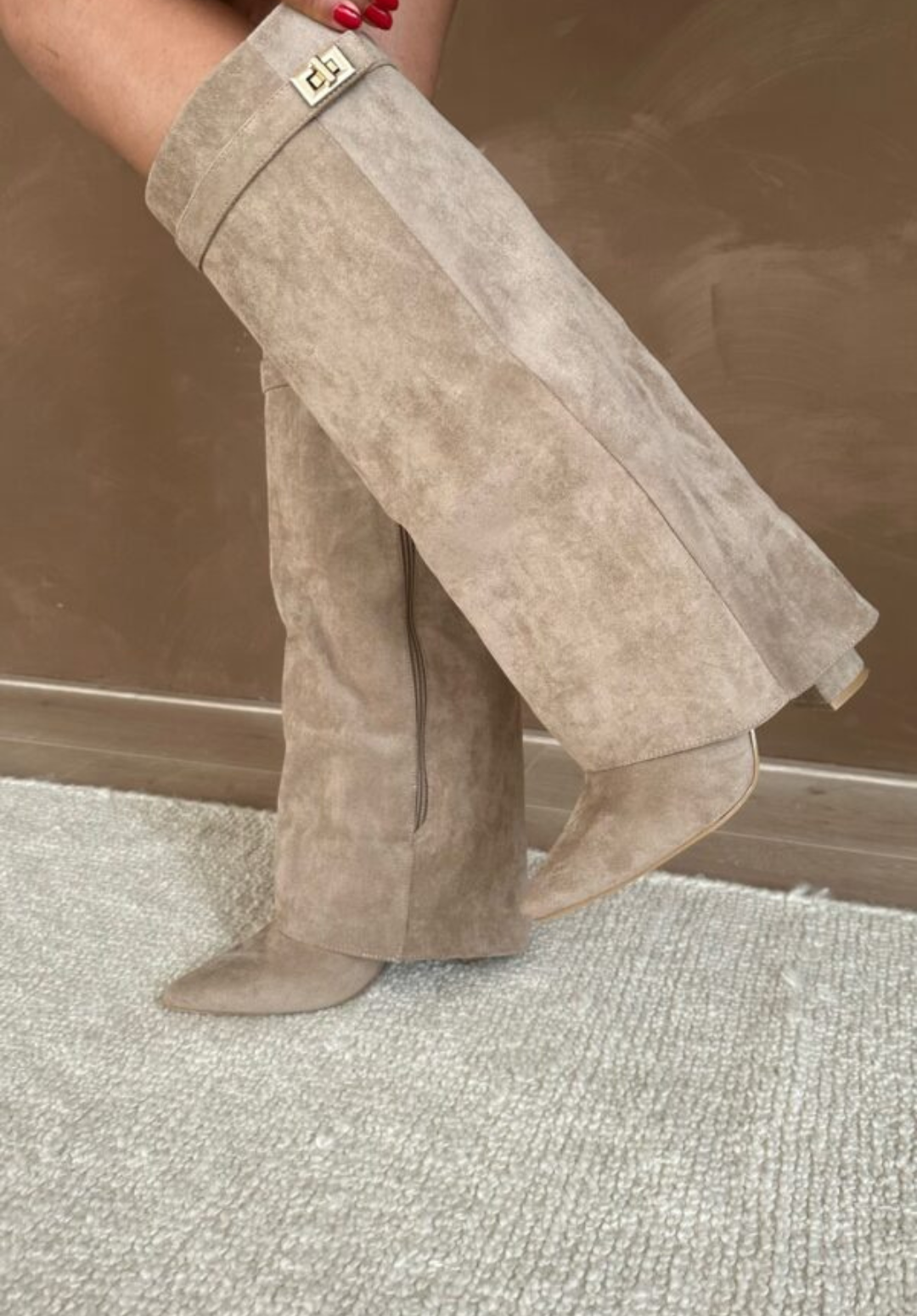 Women's Winter Boots - Trendy & Comfortable