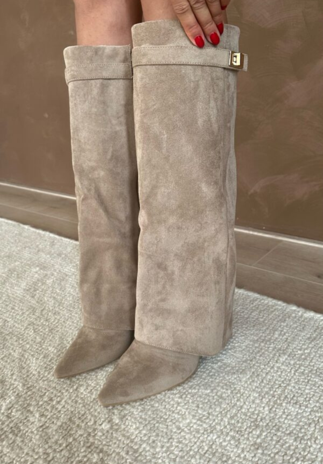 Women's Winter Boots - Trendy & Comfortable